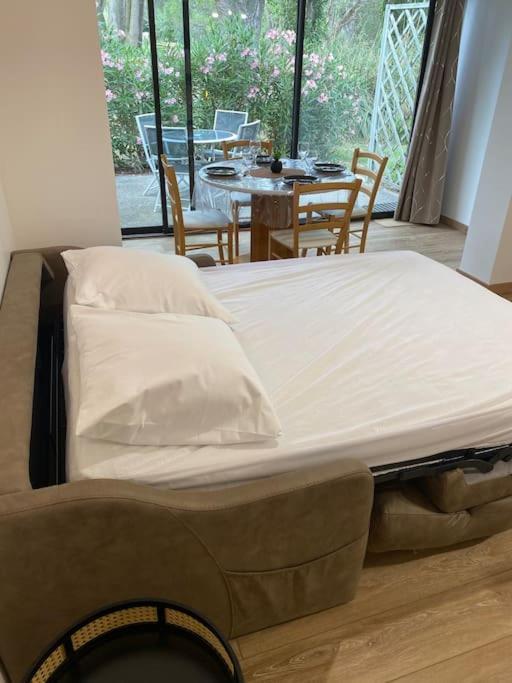 Appartement Residence Vacances Amandier อาร์ลส์ ภายนอก รูปภาพ