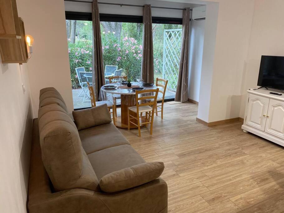 Appartement Residence Vacances Amandier อาร์ลส์ ภายนอก รูปภาพ